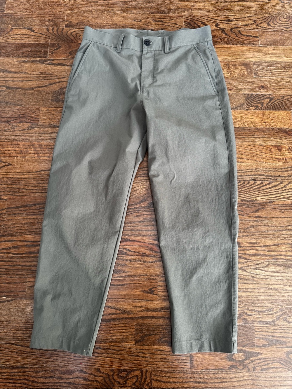 Lululemon Relaxed Tapered Smooth Twill Trouser